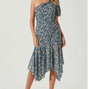 ASTR the label Floral One-Shoulder Dress